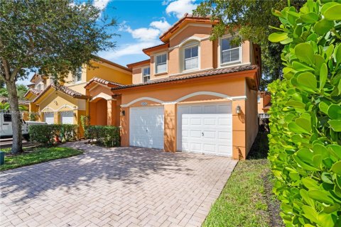 Villa ou maison à vendre à Doral, Floride: 4 chambres, 196.77 m2 № 1938594 - photo 2