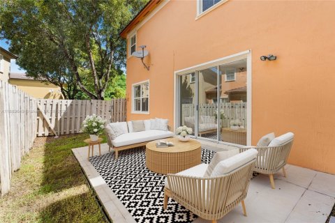 Casa en venta en Doral, Florida, 4 dormitorios, 196.77 m2 № 1938594 - foto 8