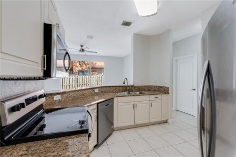 Casa en venta en Doral, Florida, 4 dormitorios, 196.77 m2 № 1938594 - foto 13
