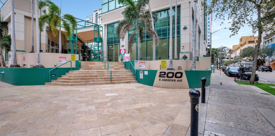 Commercial property in Fort Lauderdale, Florida № 956958
