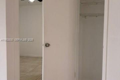 Снять в аренду кондоминиум в Хайалиа, Флорида 1 спальня, 58.71м2, № 1991375 - фото 12