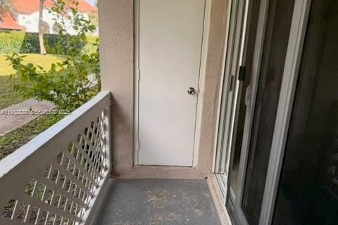 Снять в аренду кондоминиум в Хайалиа, Флорида 1 спальня, 58.71м2, № 1991375 - фото 23