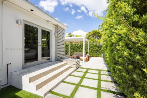 Villa ou maison à vendre à Miami, Floride: 3 chambres, 141.12 m2 № 2004785 - photo 24