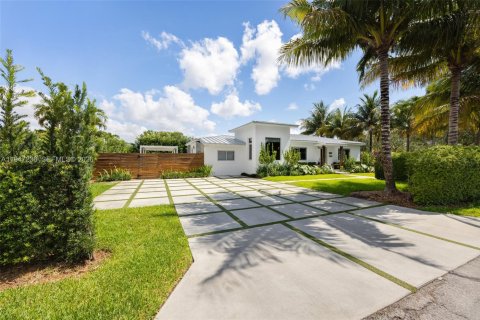 Villa ou maison à vendre à Miami, Floride: 3 chambres, 141.12 m2 № 2004785 - photo 2