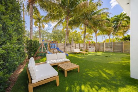 Villa ou maison à vendre à Miami, Floride: 3 chambres, 141.12 m2 № 2004785 - photo 21