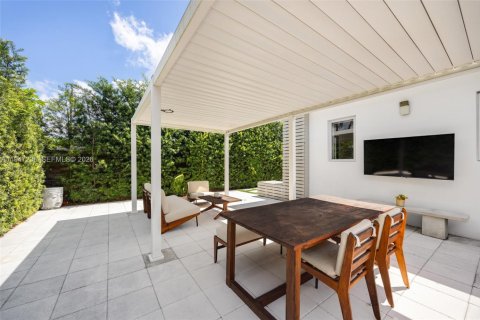 Villa ou maison à vendre à Miami, Floride: 3 chambres, 141.12 m2 № 2004785 - photo 23