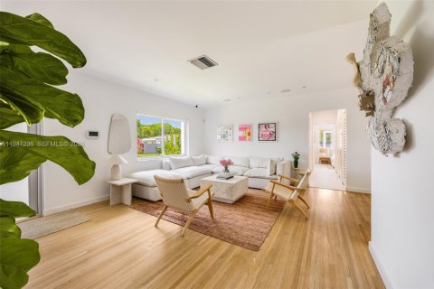 Villa ou maison à vendre à Miami, Floride: 3 chambres, 141.12 m2 № 2004785 - photo 7