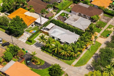 Villa ou maison à vendre à Miami, Floride: 3 chambres, 141.12 m2 № 2004785 - photo 27