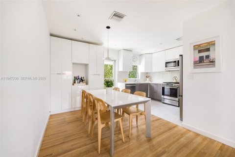 Villa ou maison à vendre à Miami, Floride: 3 chambres, 141.12 m2 № 2004785 - photo 9