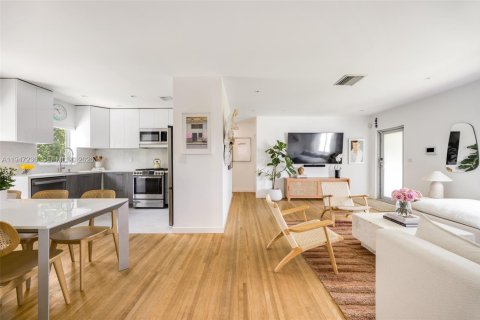 Villa ou maison à Miami, Floride 3 chambres, 141.12 m2 № 2004785