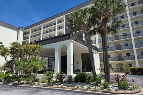 Condo à Dunedin, Floride, 2 chambres  № 2114501