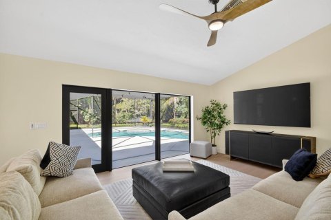 House in Wellington, Florida 4 bedrooms, 335.38 sq.m. № 2173882 - photo 21