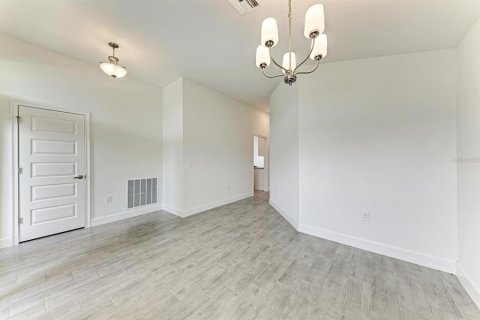 Casa en alquiler en North Port, Florida, 3 dormitorios, 137.96 m2 № 2201369 - foto 16