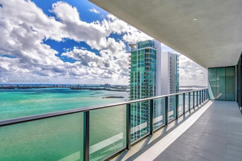 Copropriété à louer à Miami, Floride: 3 chambres, 306.02 m2 № 1888341 - photo 6