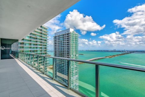 Copropriété à louer à Miami, Floride: 3 chambres, 306.02 m2 № 1888341 - photo 1