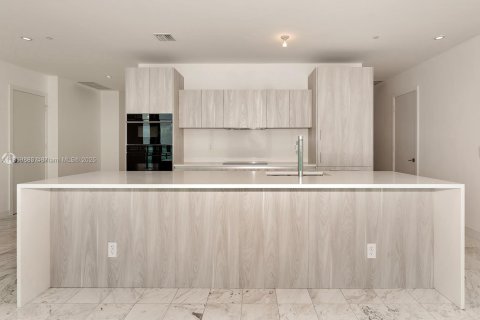 Copropriété à louer à Miami, Floride: 3 chambres, 306.02 m2 № 1888341 - photo 14
