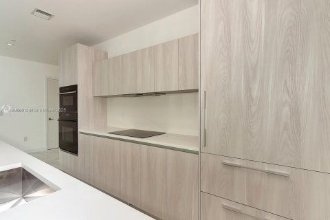 Copropriété à louer à Miami, Floride: 3 chambres, 306.02 m2 № 1888341 - photo 17