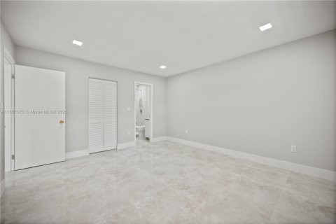 Condo in Miami, Florida, 3 bedrooms  № 1745675 - photo 17