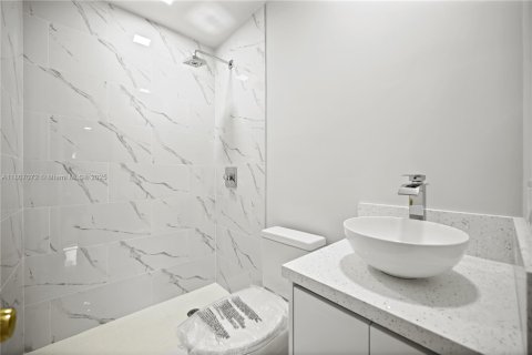 Condo in Miami, Florida, 3 bedrooms  № 1745675 - photo 21