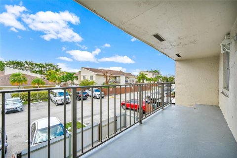 Condo in Miami, Florida, 3 bedrooms  № 1745675 - photo 28