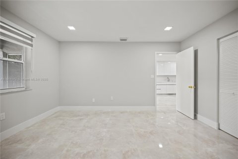 Condo in Miami, Florida, 3 bedrooms  № 1745675 - photo 18