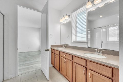 House in Orlando, Florida 3 bedrooms, 182.27 sq.m. № 1759677 - photo 25