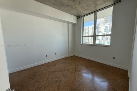 Condo in Miami, Florida, 2 bedrooms  № 1990733 - photo 12
