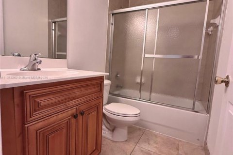 Touwnhouse à louer à Hallandale Beach, Floride: 2 chambres, 151.99 m2 № 1966818 - photo 20
