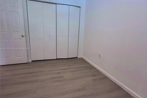 Touwnhouse à louer à Hallandale Beach, Floride: 2 chambres, 151.99 m2 № 1966818 - photo 22