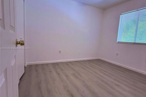 Touwnhouse à louer à Hallandale Beach, Floride: 2 chambres, 151.99 m2 № 1966818 - photo 21