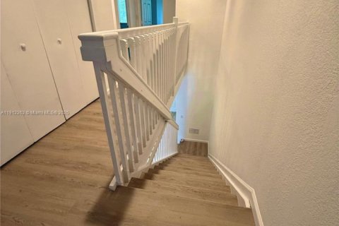 Touwnhouse à louer à Hallandale Beach, Floride: 2 chambres, 151.99 m2 № 1966818 - photo 11