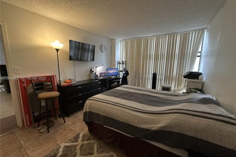 Condominio en venta en Sunny Isles Beach, Florida, 1 dormitorio, 71.26 m2 № 2000761 - foto 11