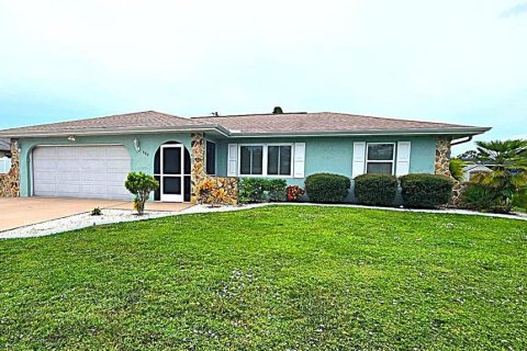 Villa ou maison à vendre à Port Charlotte, Floride: 2 chambres, 106.09 m2 № 2398713 - photo 2