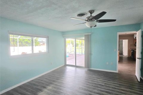 Villa ou maison à vendre à Port Charlotte, Floride: 2 chambres, 106.09 m2 № 2398713 - photo 15