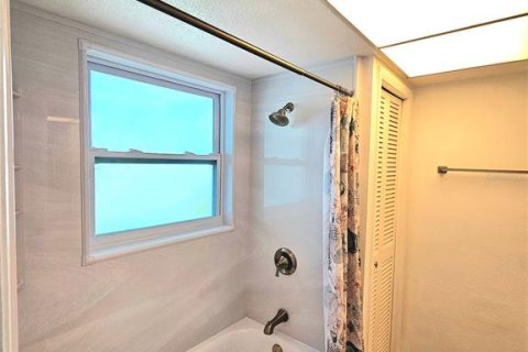 Villa ou maison à vendre à Port Charlotte, Floride: 2 chambres, 106.09 m2 № 2398713 - photo 27