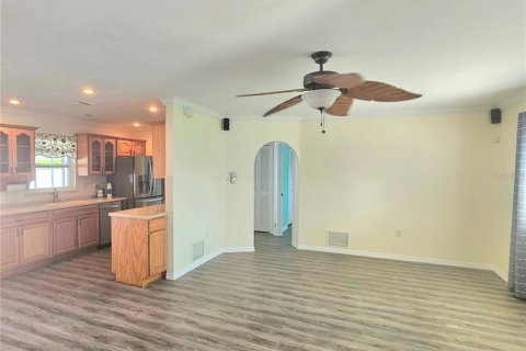 Villa ou maison à vendre à Port Charlotte, Floride: 2 chambres, 106.09 m2 № 2398713 - photo 20