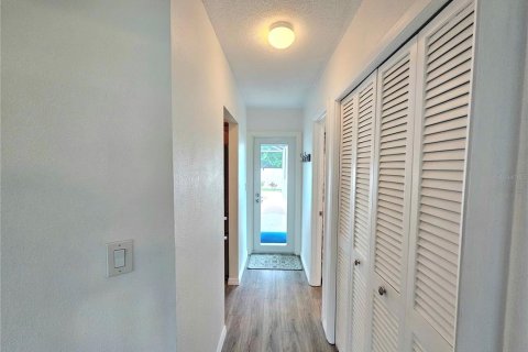 Villa ou maison à vendre à Port Charlotte, Floride: 2 chambres, 106.09 m2 № 2398713 - photo 26