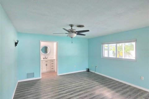 Villa ou maison à vendre à Port Charlotte, Floride: 2 chambres, 106.09 m2 № 2398713 - photo 11