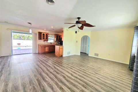 Villa ou maison à vendre à Port Charlotte, Floride: 2 chambres, 106.09 m2 № 2398713 - photo 3