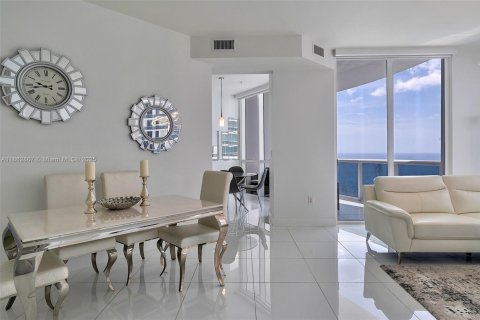 Condo in Sunny Isles Beach, Florida, 2 bedrooms  № 1891353 - photo 7