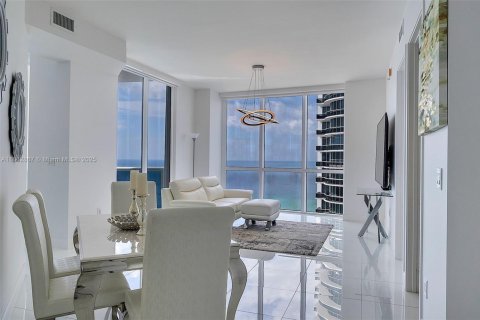 Condo in Sunny Isles Beach, Florida, 2 bedrooms  № 1891353 - photo 4