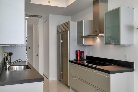 Condo in Sunny Isles Beach, Florida, 2 bedrooms  № 1891353 - photo 17
