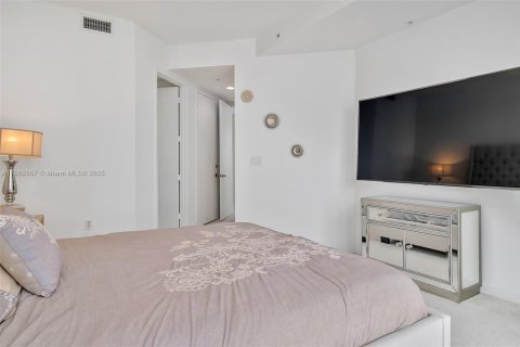 Condo in Sunny Isles Beach, Florida, 2 bedrooms  № 1891353 - photo 24