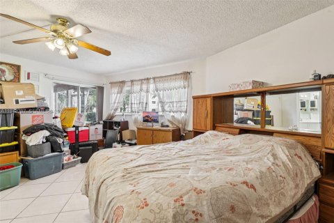 Condominio en venta en Pembroke Pines, Florida, 1 dormitorio, 113.62 m2 № 2033418 - foto 19
