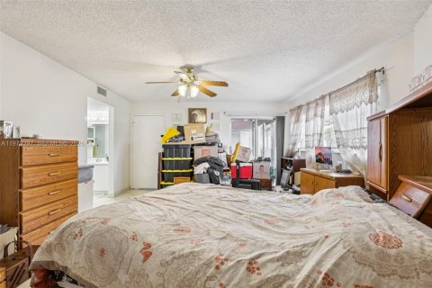 Condominio en venta en Pembroke Pines, Florida, 1 dormitorio, 113.62 m2 № 2033418 - foto 18