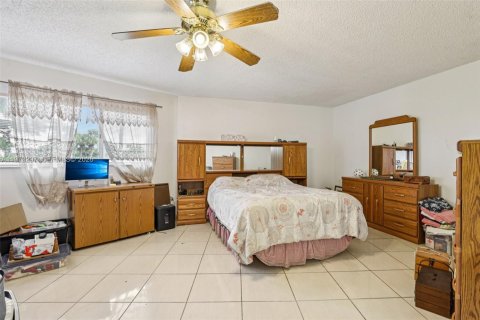 Condominio en venta en Pembroke Pines, Florida, 1 dormitorio, 113.62 m2 № 2033418 - foto 17