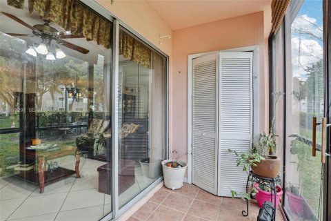 Condominio en venta en Pembroke Pines, Florida, 1 dormitorio, 113.62 m2 № 2033418 - foto 27