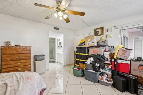 Condominio en venta en Pembroke Pines, Florida, 1 dormitorio, 113.62 m2 № 2033418 - foto 20