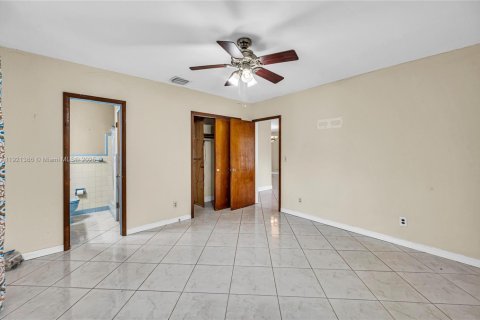 Villa ou maison à vendre à Miami, Floride: 3 chambres, 172.89 m2 № 1975594 - photo 18