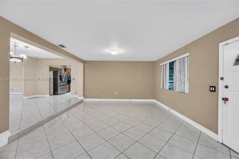 Villa ou maison à vendre à Miami, Floride: 3 chambres, 172.89 m2 № 1975594 - photo 27